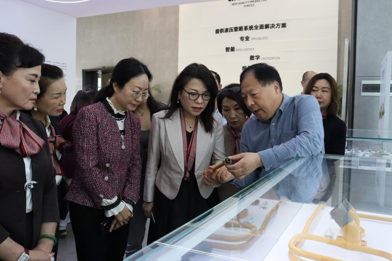 2025��3��26�գ�������������̨�������񸱻᳤����Ů��ί����ί������һ��ݰ�ٱ����ٷ���ҳ�����ɷݵ���������������